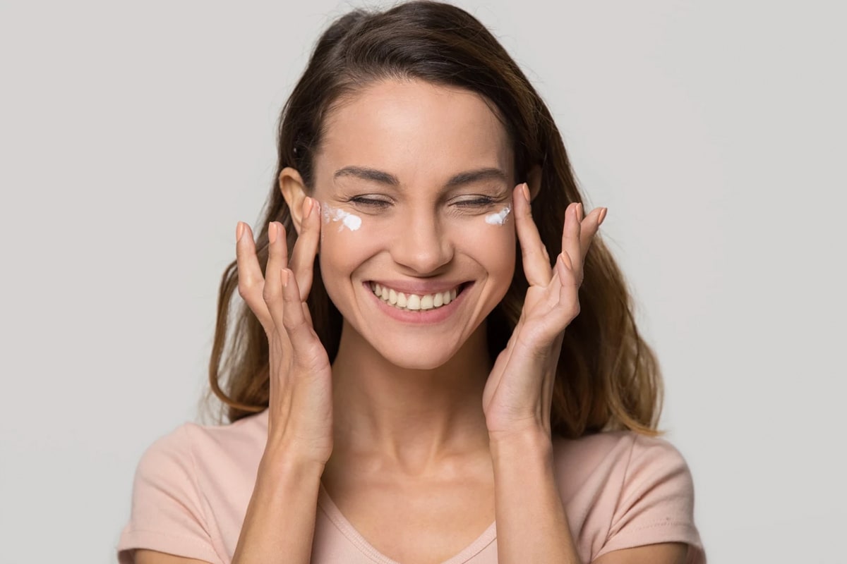 Crema de colágeno para contorno de ojos y labios